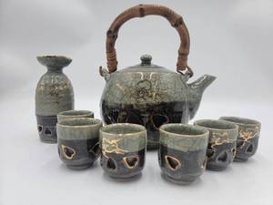 Gorgeous Vintage 6 Cup Japanese Tea and Saki Set