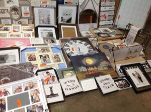 Lot of assorted clocks, wall frames and home decor review pictures