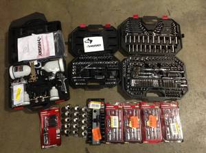Lot of assorted husky mechanic tools sets and a paint gun with other husky accesseries review all pictures