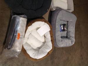 Lot of small pet beds (6 count) review all pcitures