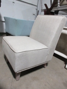 lot 704 image: SLIPPER CHAIR BY ORIENT EXPRESS FURNITURE