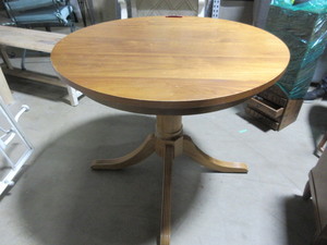 lot 717 image: SOLID WOOD, SINGLE PEDESTAL DINING TABLE