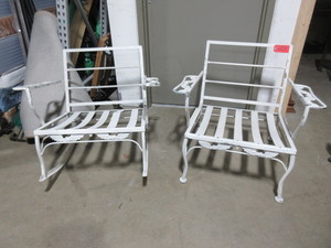 WHITE METAL PATIO FURNITURE