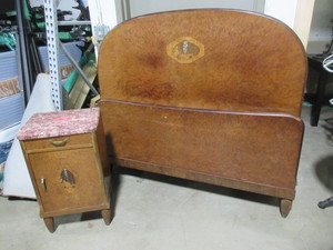 lot 729 image: ANTIQUE BED AND NIGHTSTAND
