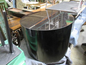 lot 739 image: BLACK LACQUER COFFEE TABLE