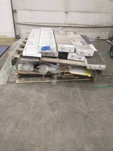 PALLET OF MIXED FLOORING