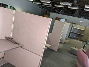 Cubicle Sections With (3) Plastic C...