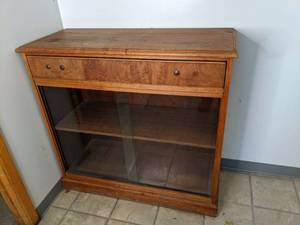 Cabinet With Display 45 X 19 X 43...