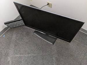LG 42 Television Model #42LE5400-U...