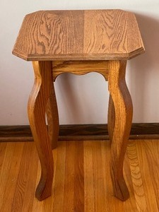 lot 103 image: Petite Oak Table