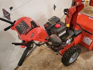lot 2 image: 28 Blade Electric Start Simplicity Snow Blower Powered by Briggs & Stratton