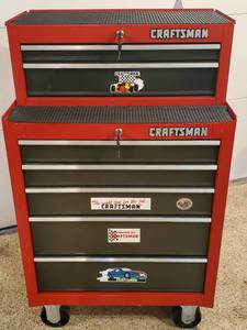 lot 5 image: Craftsman Locking Double Stacked Rolling Tool Chest in Great Condition, with Keys