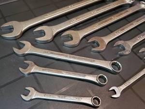 lot 15 image: (14) pc S-K Wrench Lot