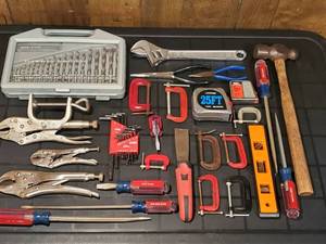 lot 16 image: Assorted Tools Lot