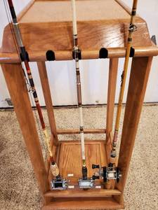 lot 41 image: (3) Fishing Rods & Reels Lot