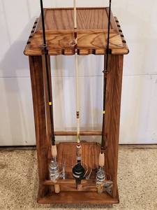 lot 43 image: (3) Fishing Rods & Reels Lot