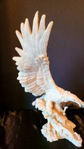 lot 111 image: Beautiful Blonde Resin Eagle