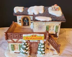 lot 116 image: Hummel Christmas Village Collection