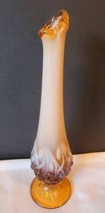 lot 119 image: Unique Vase Collection
