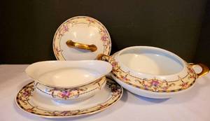 lot 139 image: Charming Vintage China Collection