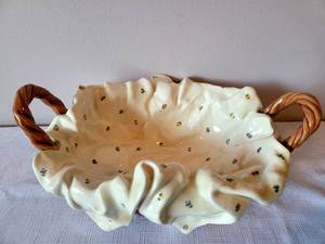 lot 153 image: Fun Ceramic Serving Variety
