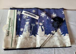 lot 157 image: Adorable Holiday Ornament & Decor Collection
