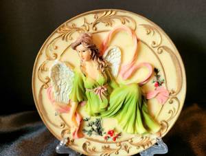 lot 158 image: Angelic Grouping