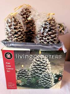 lot 159 image: Fun Holiday Decorative Collection
