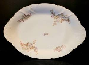 lot 187 image: Varied China and Glass Serving Collection