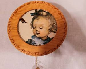 lot 256 image: Desirable M.J. Hummel Collectibles, Plus