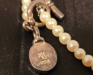 lot 261 image: Womens Watch and Cultured Pearl Choker