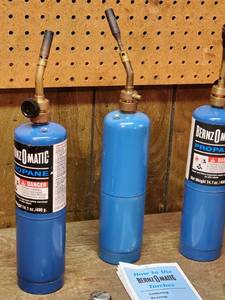 lot 207 image: Bernz-O-Matic Propane Torch Lot