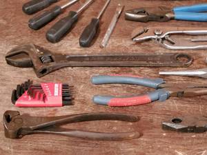 lot 208 image: Assorted Garage Tools Lot