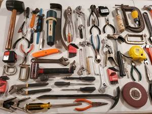 lot 200 image: Assorted Garage Tools Lot