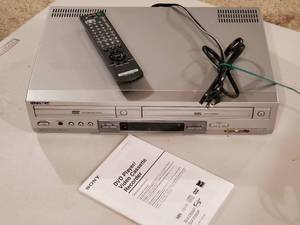 lot 229 image: Sony VHS  DVD Combo Player Model SLV-D350P