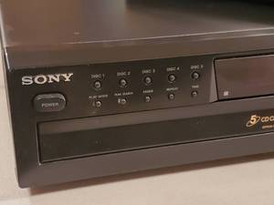 lot 228 image: Sony 5 CD Compact Disc Player Model CDP-CE375