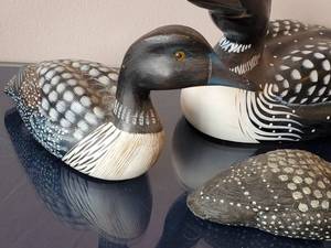 lot 299 image: (4) Wooden Loons Home Decor Lot