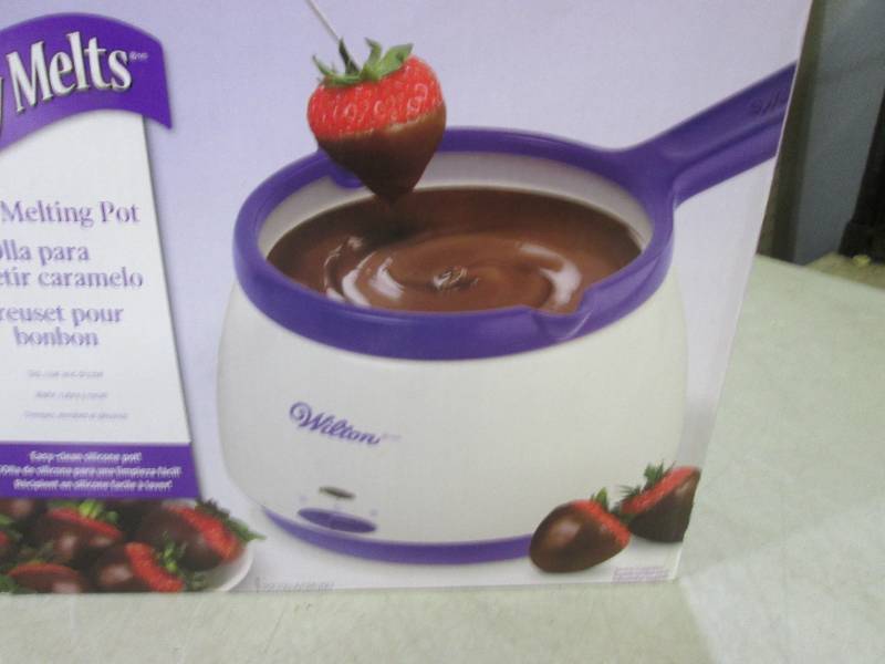 (BSB) Wilton Candy Melting Pot...
