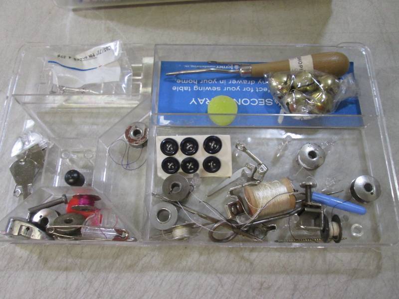 (BS) Misc Sewing Accessories in Cas...