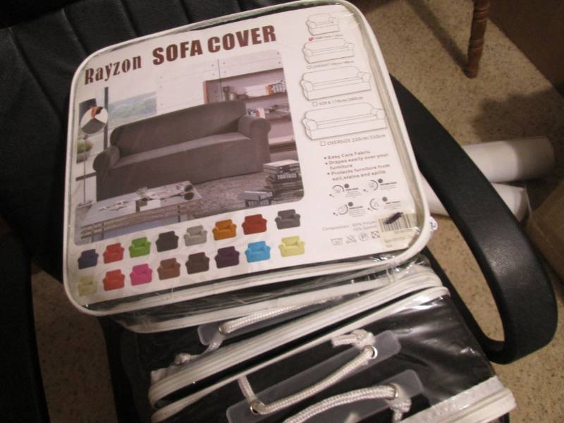 5 Rayzon chair covers in black...