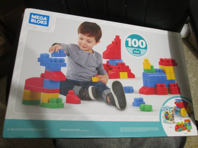 100 Piece mega blocks set...