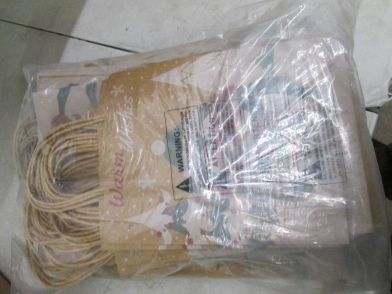 48 piece Christmas Kraft bags with ...