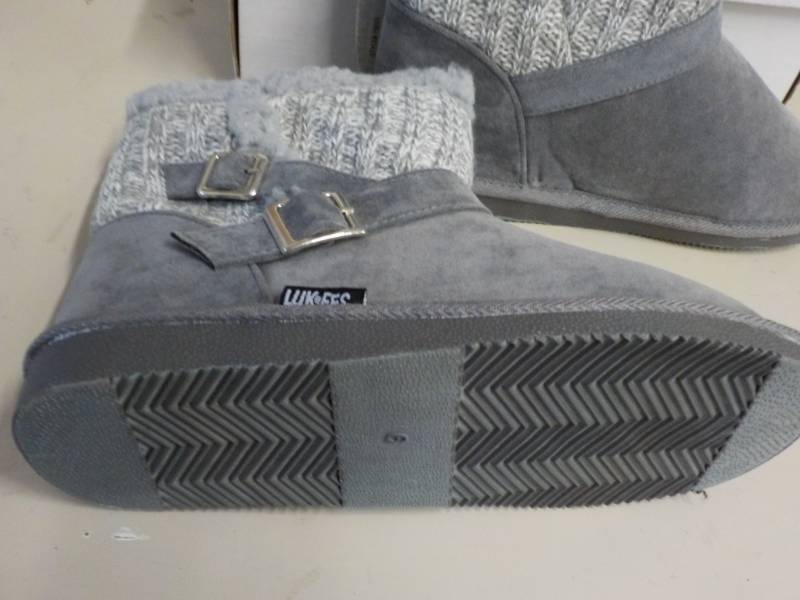 LUK-ees Boots by MukLuks size 6...
