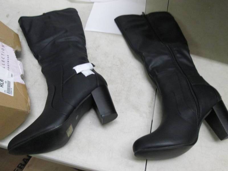 journee collection womens boots siz...