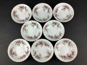 lot 26 image: Royal Albert (C2)