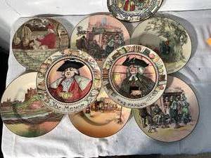 lot 135 image: Royal Doulton Collector Plates (G2)