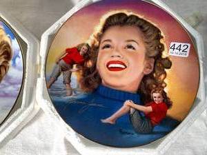 lot 137 image: Collectible Marilyn Monroe Plates from Hamilton (H2)