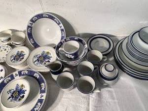 lot 149 image: Blue and White Mixed Dinnerware  (E2)