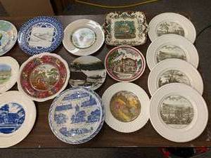 lot 173 image: Variety of Vintage Collector Plates (C1)