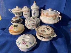 lot 178 image: Charming Covered Containers (B1)